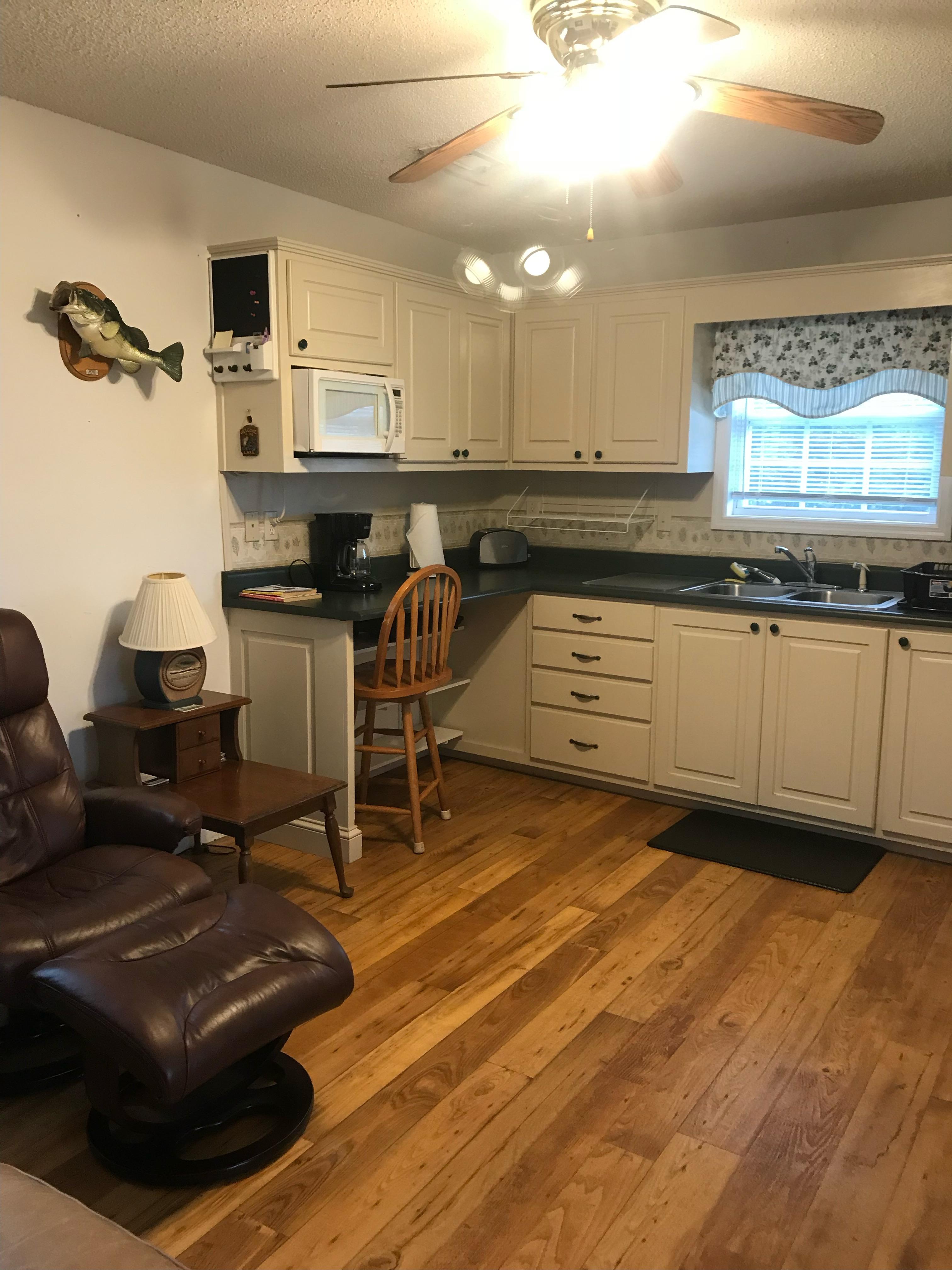 Main-Guntersville-Lake-Cabin-Kitchen